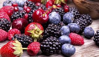 The MIND diet, which focuses on berries, helps prevent Alzheimer's disease. The MIND diet, which focuses on berries, helps prevent Alzheimer's disease.