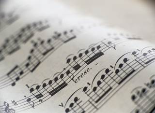 Active music therapy has a beneficial effect on frontal function, even though this effect tends to disappear after the intervention is stopped Active music therapy has a beneficial effect on frontal function, even though this effect tends to disappear after the intervention is stopped