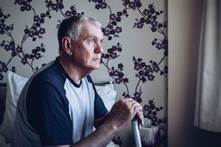 Older men with an increased severity of axial features are at greater risk for death. Older men with an increased severity of axial features are at greater risk for death.