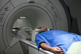 Cortical thickness was measured using T1-weighted images obtained with 3T magnetic resonance imaging. Cortical thickness was measured using T1-weighted images obtained with 3T magnetic resonance imaging.