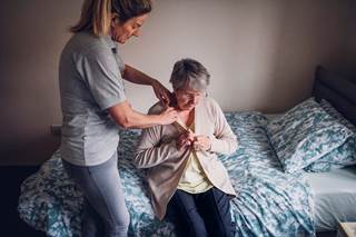 Previous studies suggest that treatment and disease histories of patients with multiple sclerosis can be used to predict long-term clinical outcomes. Previous studies suggest that treatment and disease histories of patients with multiple sclerosis can be used to predict long-term clinical outcomes.