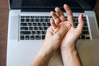 The peak-to-nadir long exercise test may be useful as a diagnostic tool for periodic paralysis. The peak-to-nadir long exercise test may be useful as a diagnostic tool for periodic paralysis.